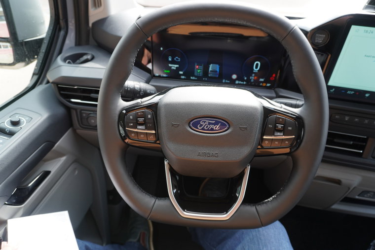Vehicle Image 37