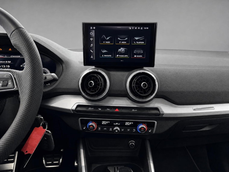 Vehicle Image 13