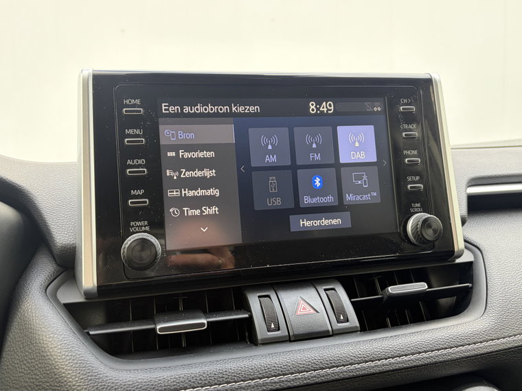 Vehicle Image 32
