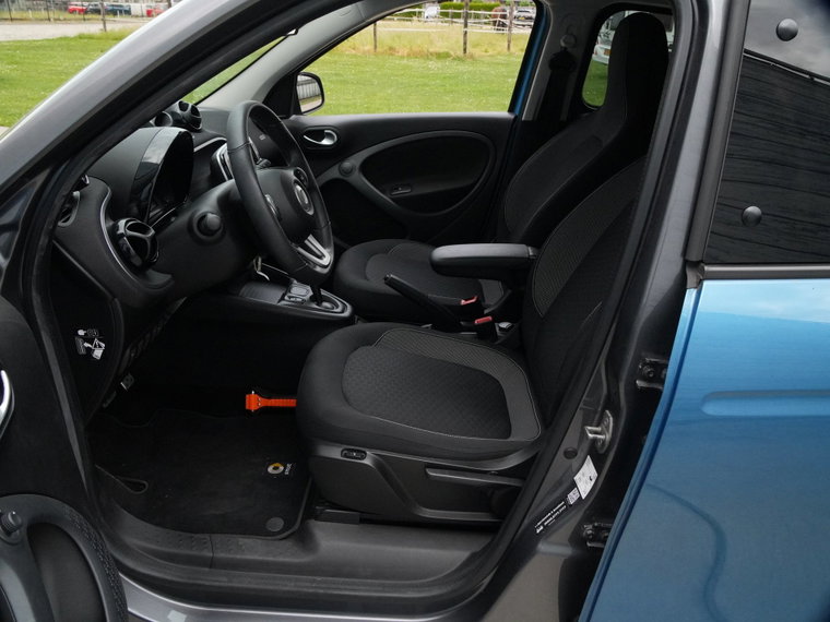 Vehicle Image 26