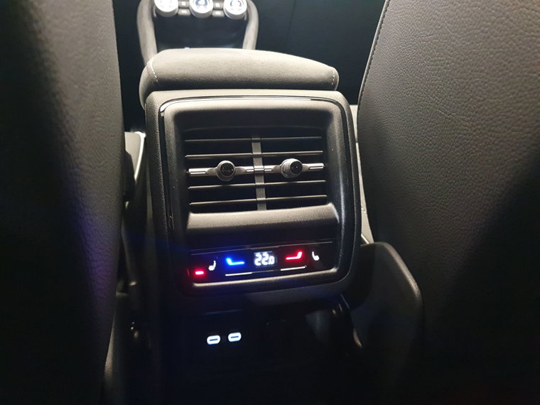 Vehicle Image 26