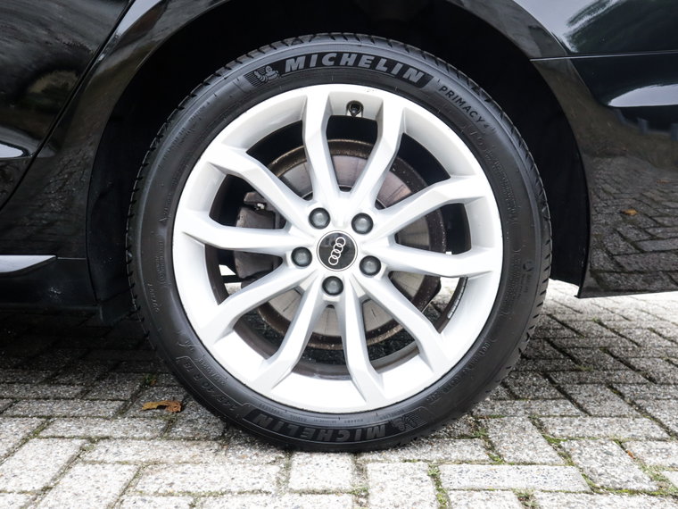 Vehicle Image 24