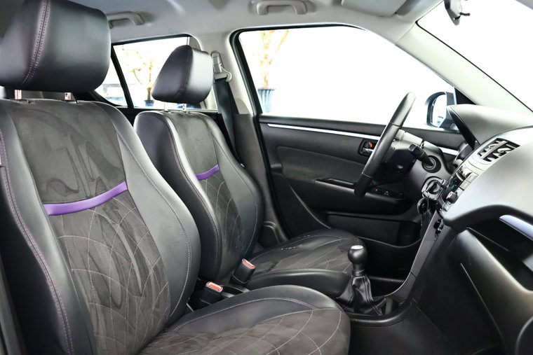 Vehicle Image 13