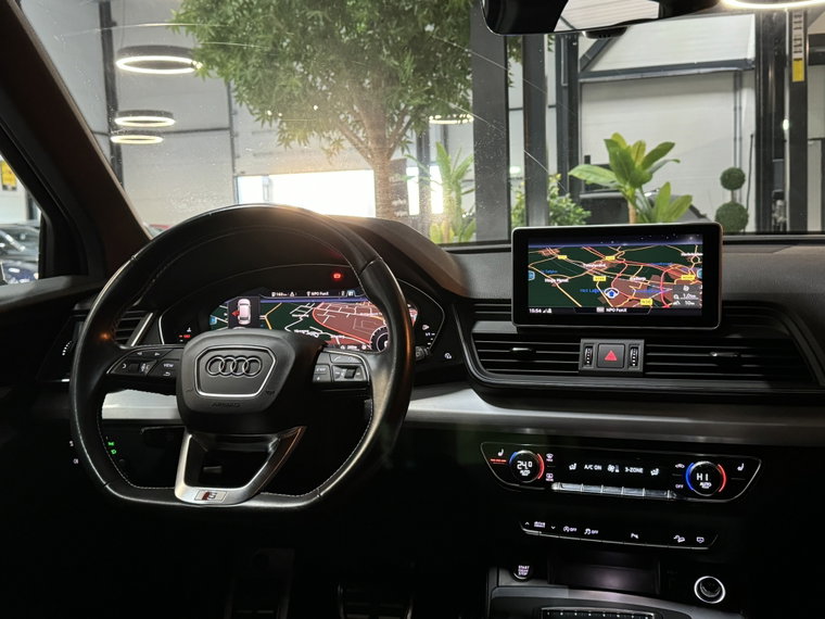 Vehicle Image 25