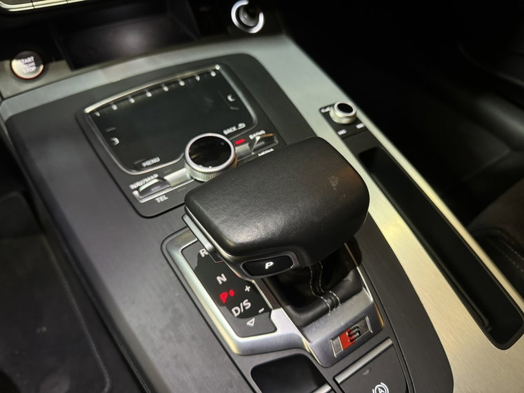 Vehicle Image 38