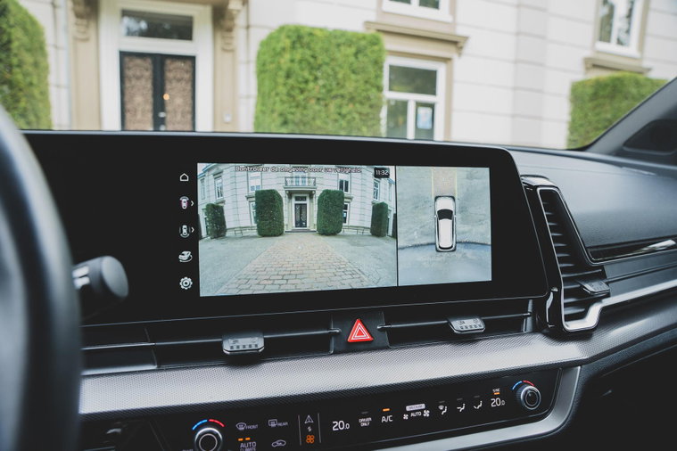 Vehicle Image 9