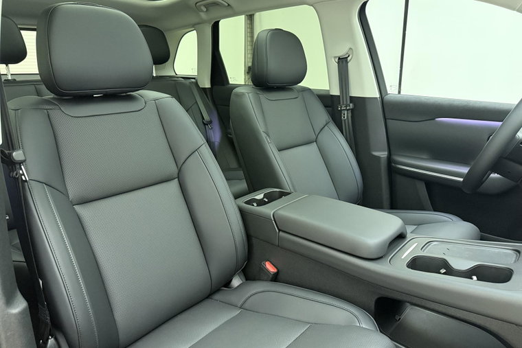 Vehicle Image 15