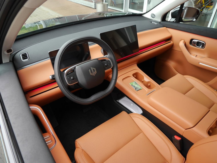 Vehicle Image 9