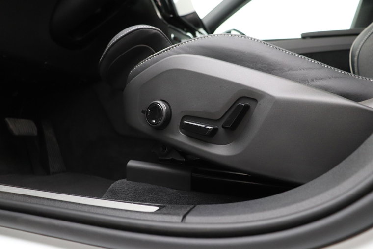 Vehicle Image 48