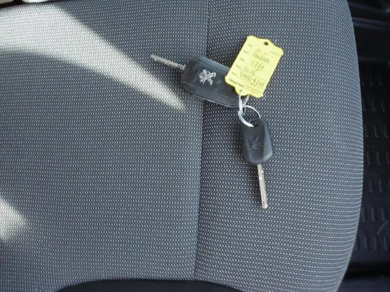 Vehicle Image 17