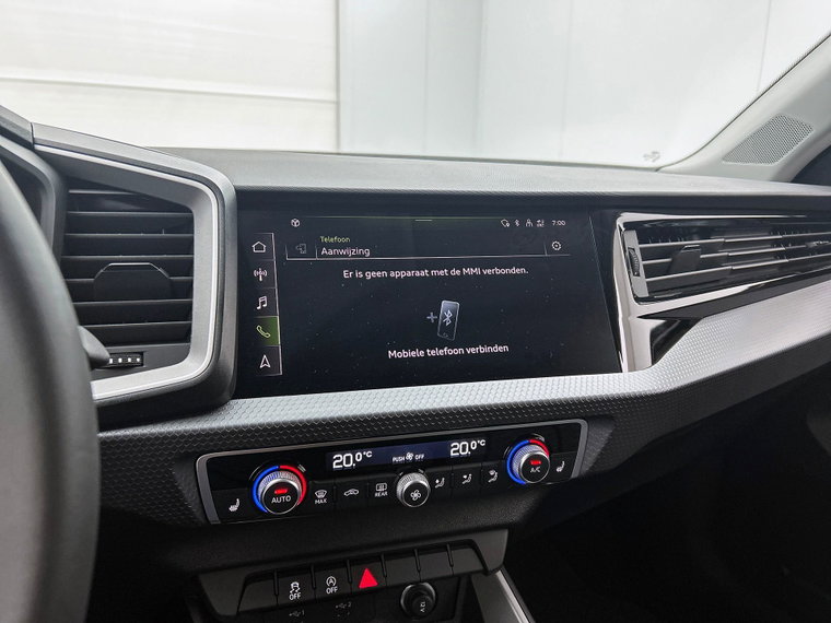 Vehicle Image 23