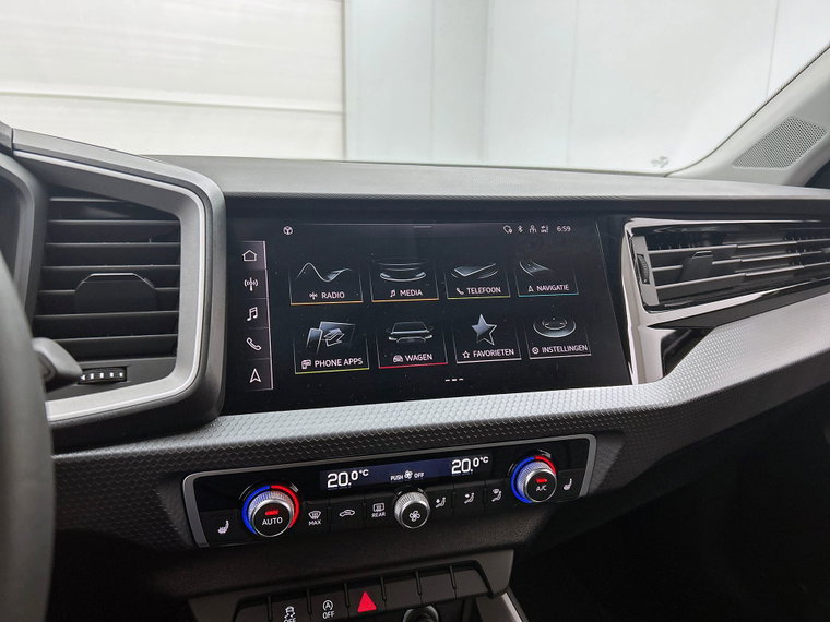 Vehicle Image 25