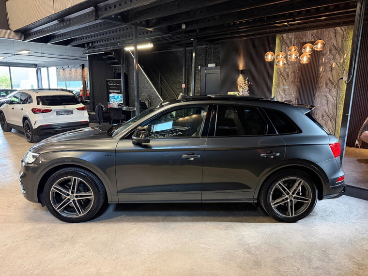 Vehicle Image 8