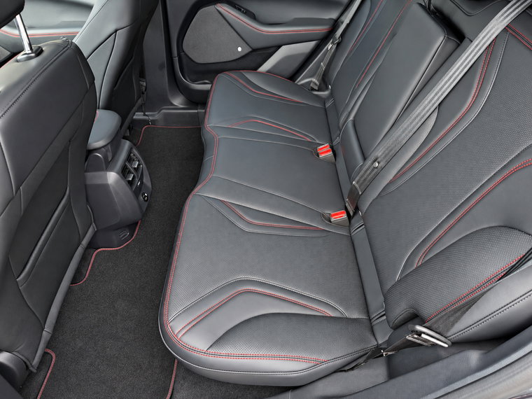Vehicle Image 12