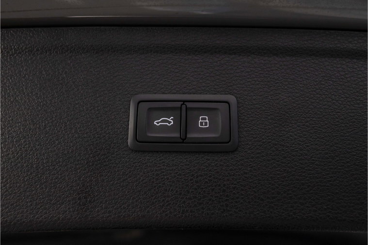 Vehicle Image 40