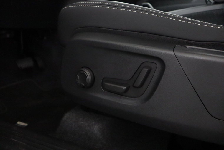 Vehicle Image 48
