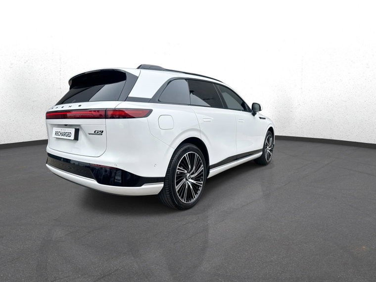Vehicle Image 6