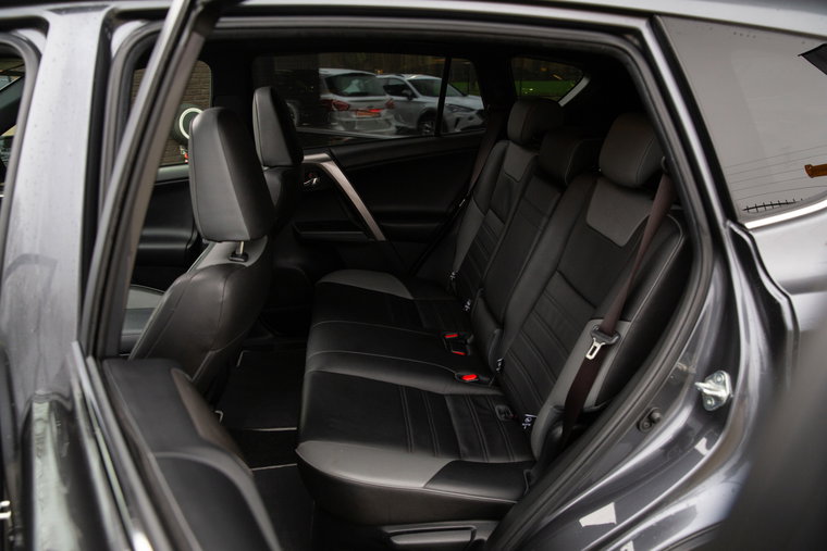 Vehicle Image 9