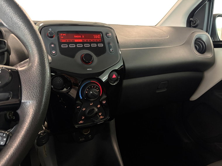Vehicle Image 18