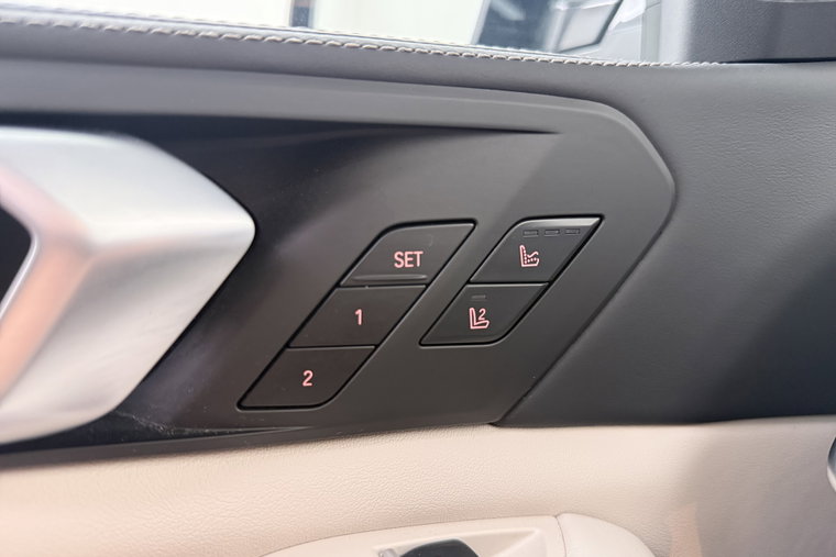 Vehicle Image 26