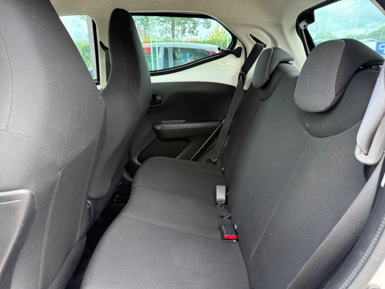 Vehicle Image 13