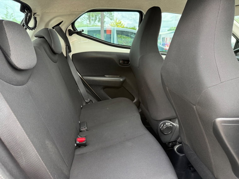 Vehicle Image 17