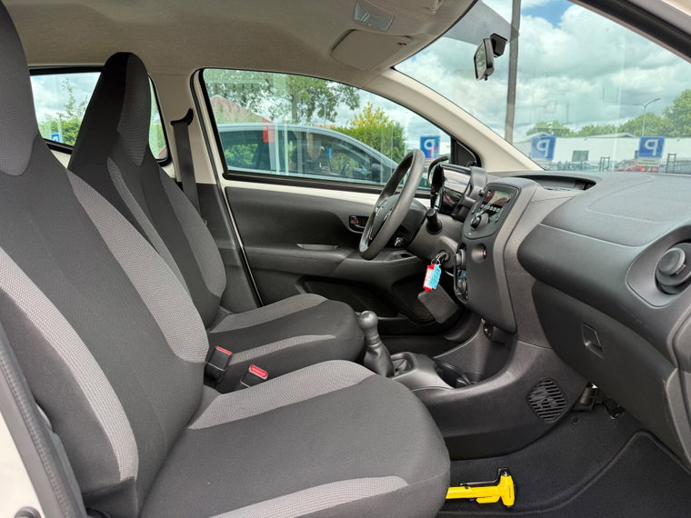 Vehicle Image 19