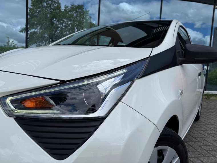 Vehicle Image 11