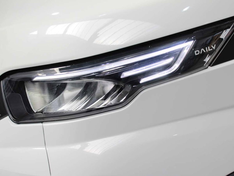 Vehicle Image 23
