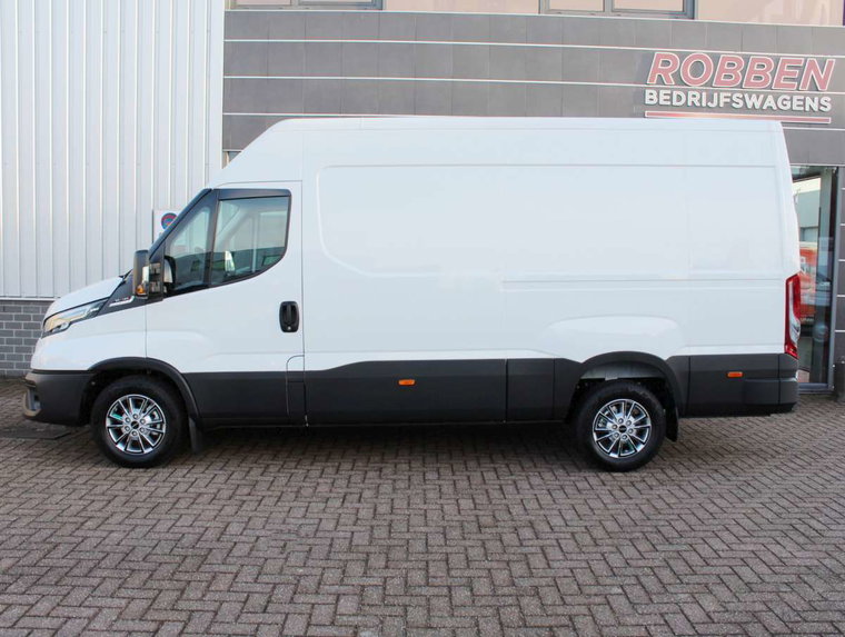 Vehicle Image 34