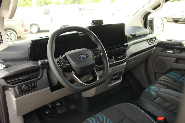 Vehicle Image 15