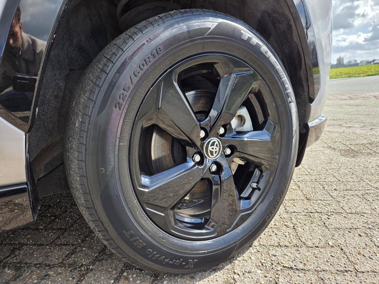 Vehicle Image 19