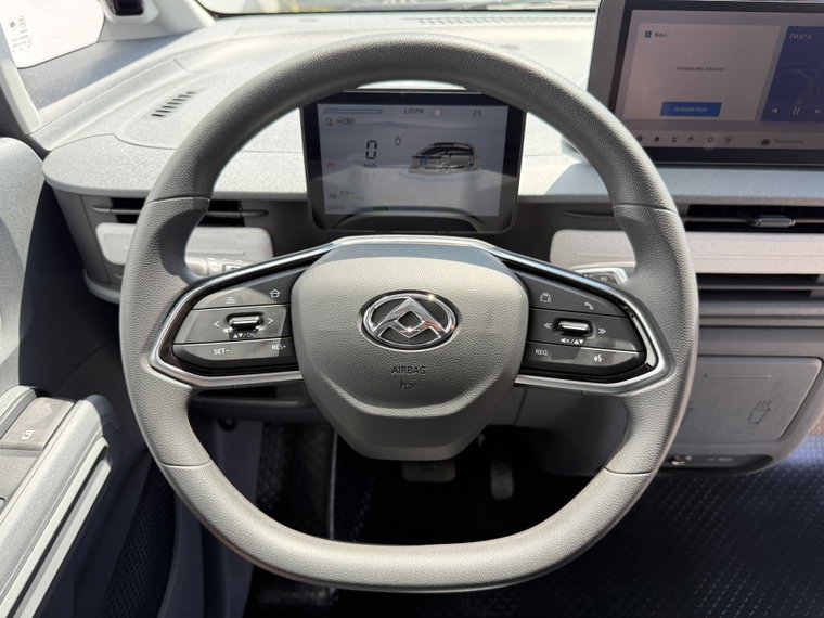 Vehicle Image 25