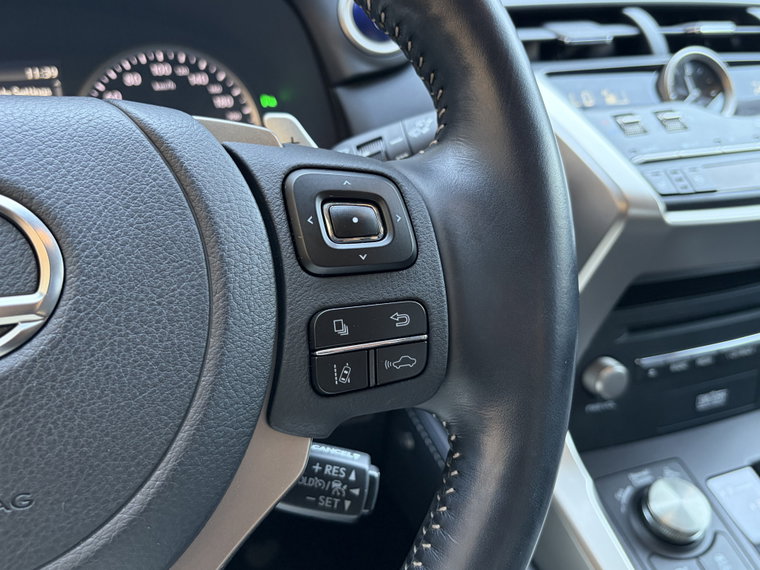 Vehicle Image 32