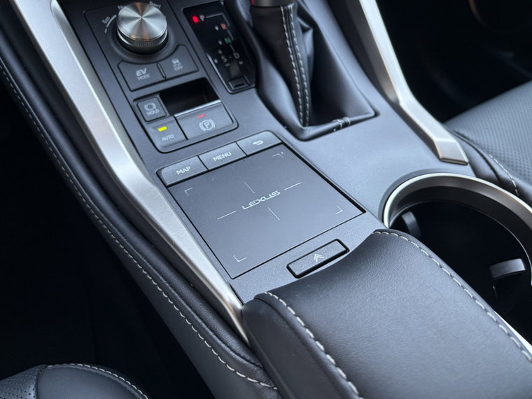 Vehicle Image 48