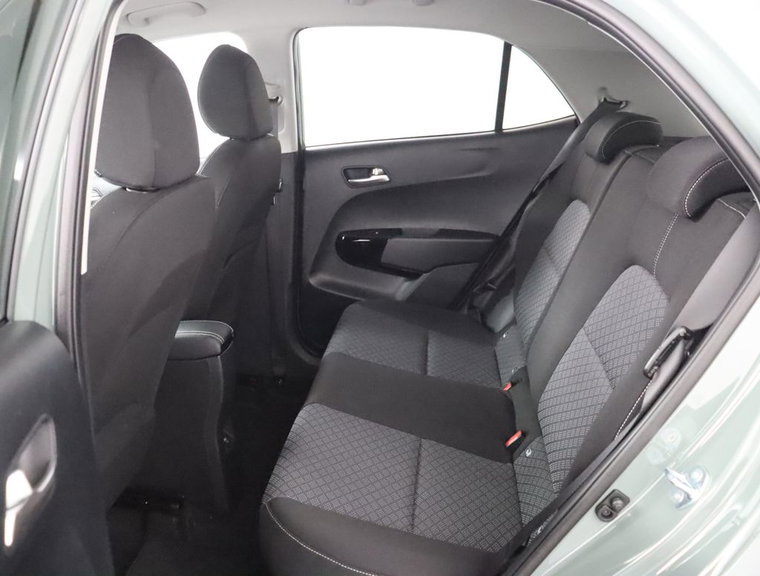 Vehicle Image 19