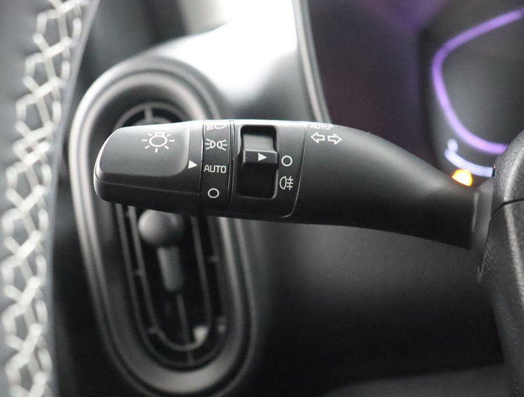 Vehicle Image 36