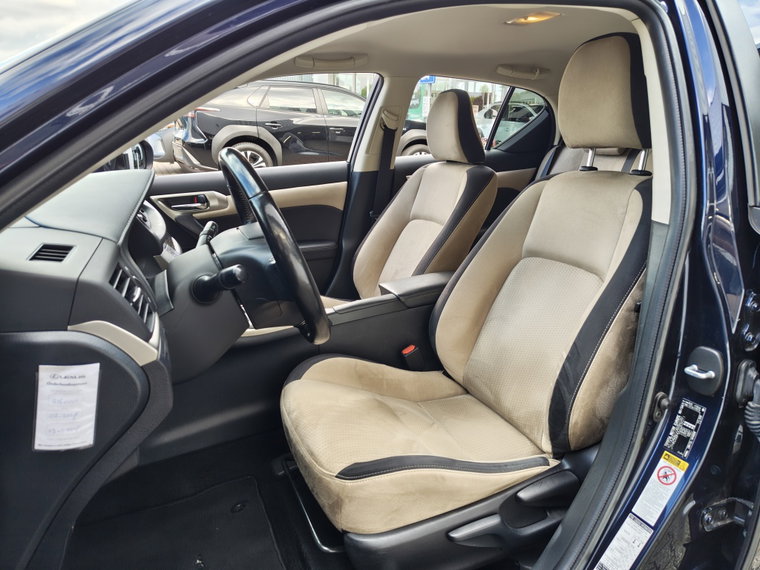 Vehicle Image 30