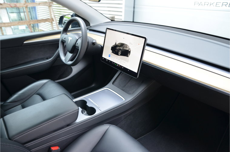 Vehicle Image 11