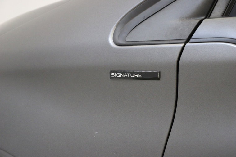 Vehicle Image 32