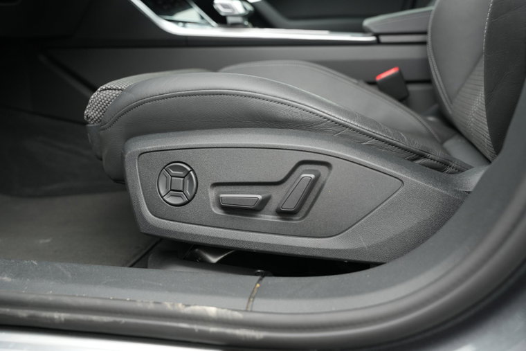Vehicle Image 40