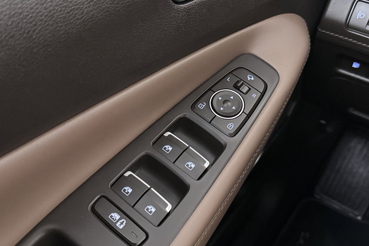 Vehicle Image 22