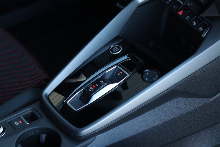 Vehicle Image 28