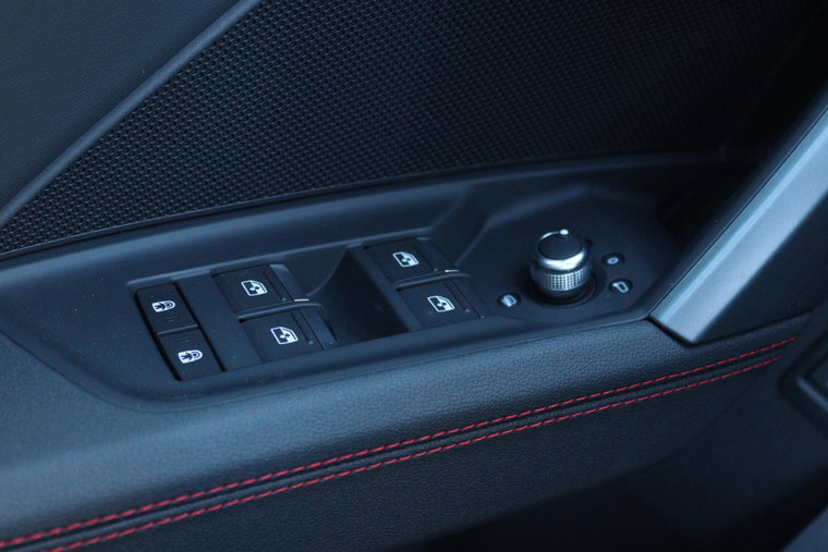 Vehicle Image 32