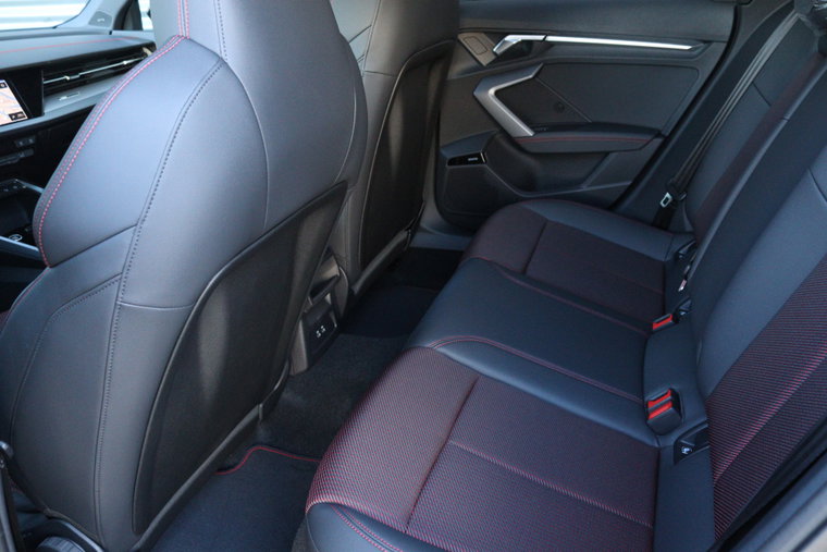 Vehicle Image 36