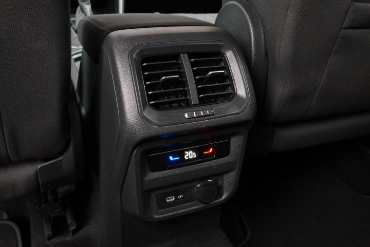 Vehicle Image 28