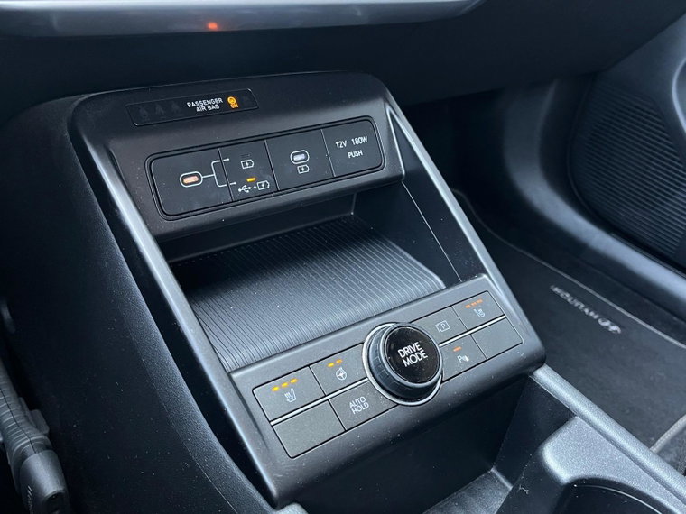 Vehicle Image 24