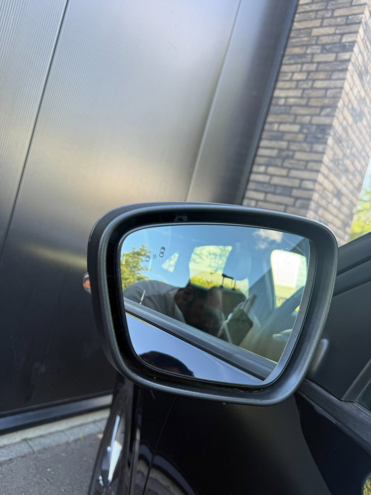 Vehicle Image 38