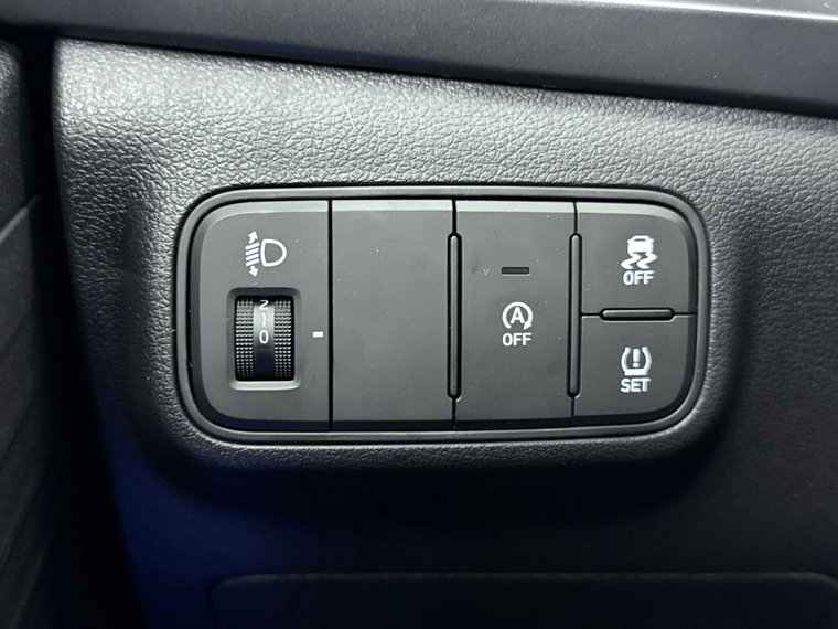 Vehicle Image 28