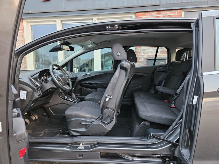 Vehicle Image 19